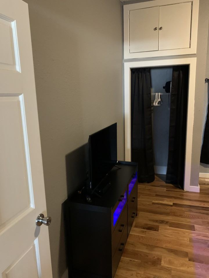 1711 S 17th St - Photo 2 of 19