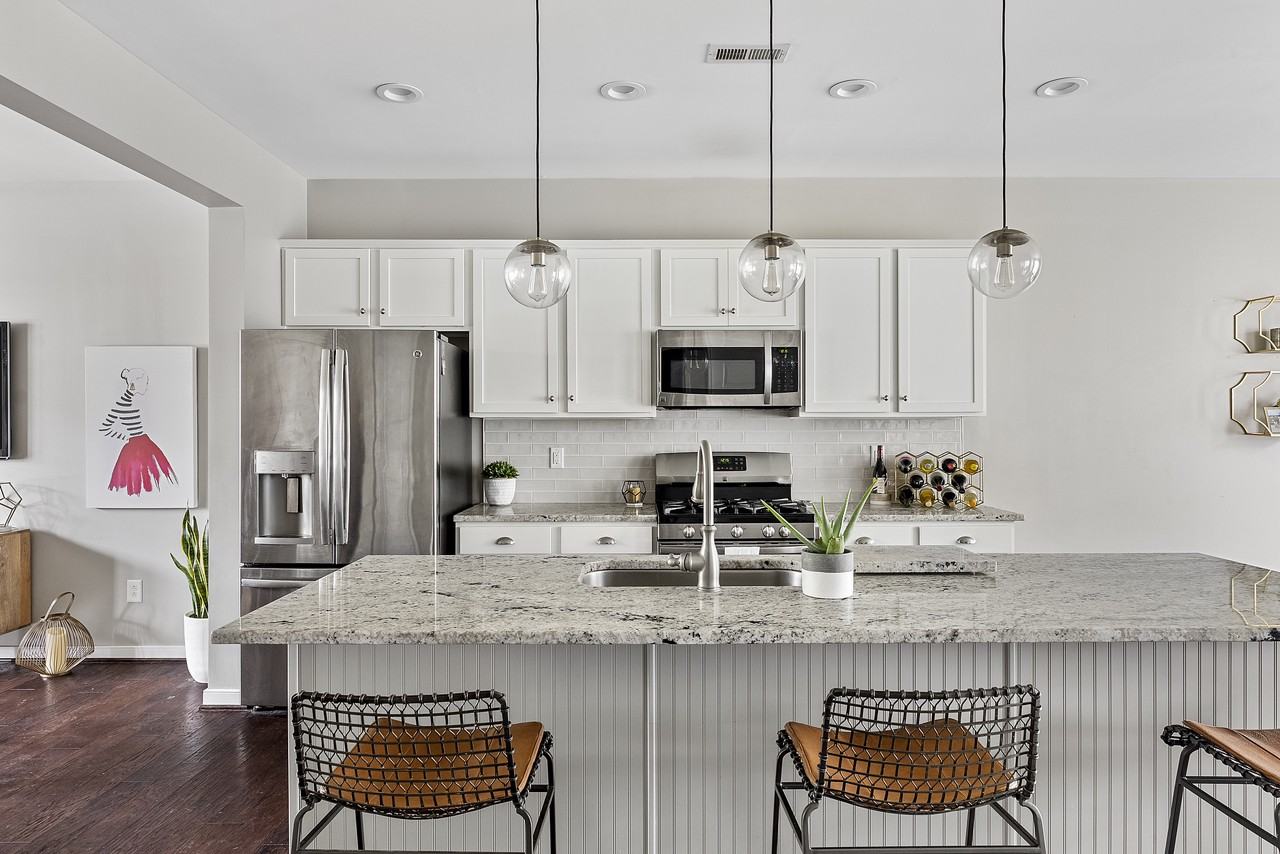 8030 Rutland Village Drive - Photo 3 of 16