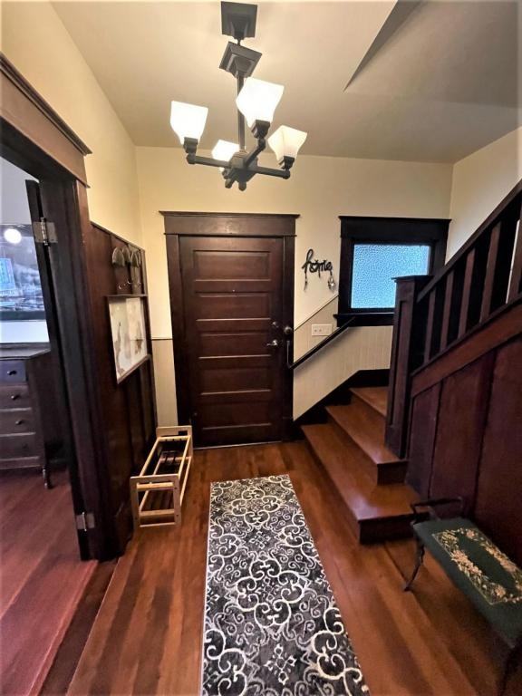 466 N 4th Ct - Photo 3 of 17