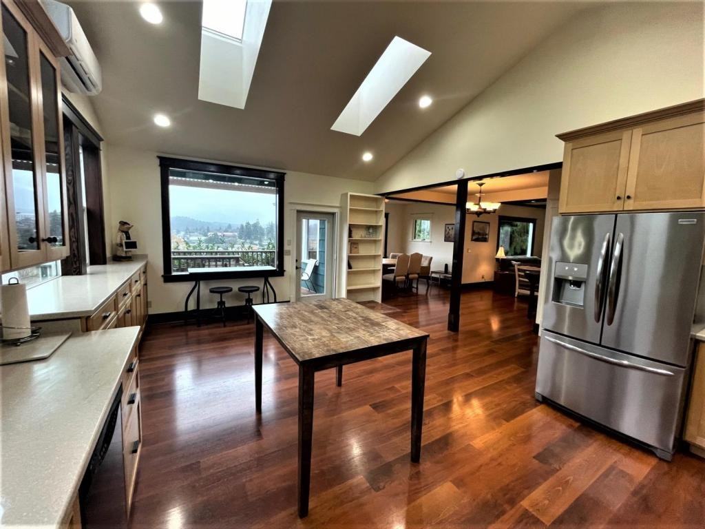 466 N 4th Ct - Photo 6 of 17
