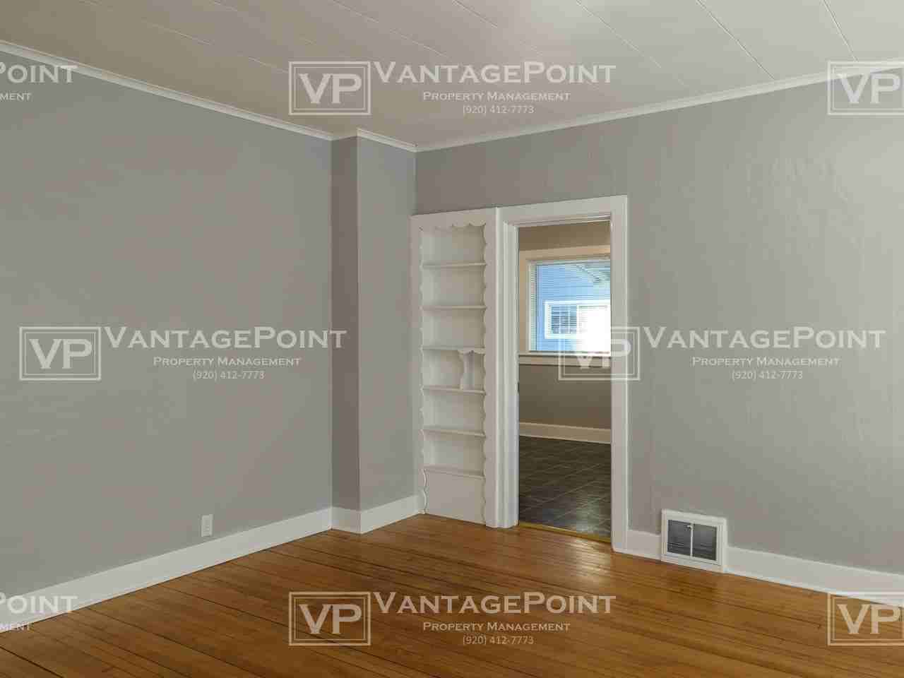 1313 S Webster Ave - Photo 3 of 9
