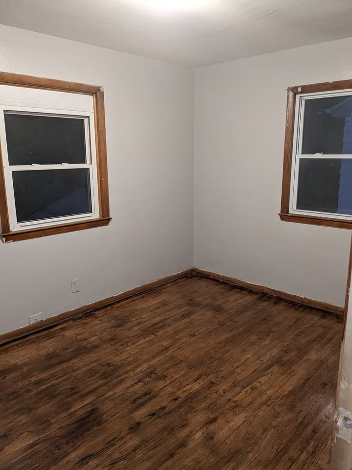 4607 N 49th St #09 - Photo 2 of 8