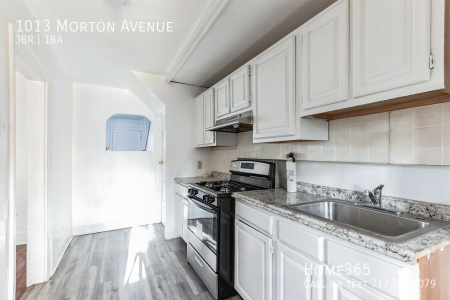 1013 Morton Ave - Photo 2 of 16