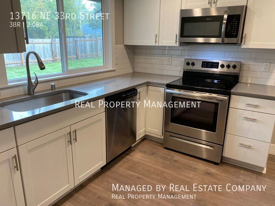 13716 Ne 33rd St - Photo 3 of 50