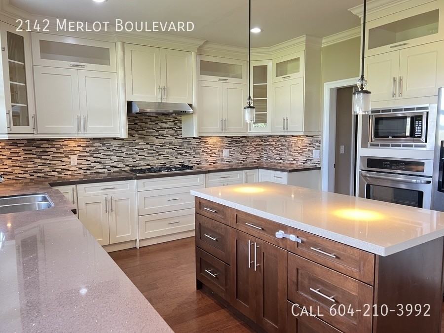 2142 Merlot Blvd - Photo 2 of 26