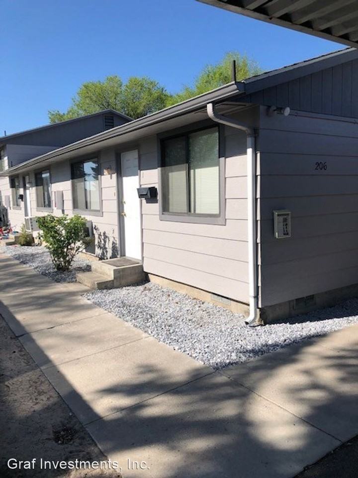 206 West Yakima - Photo 2 of 15