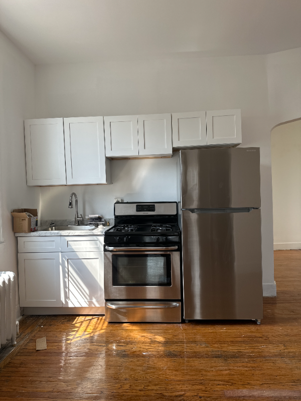 5259 W Jefferson St #1 - Photo 2 of 9