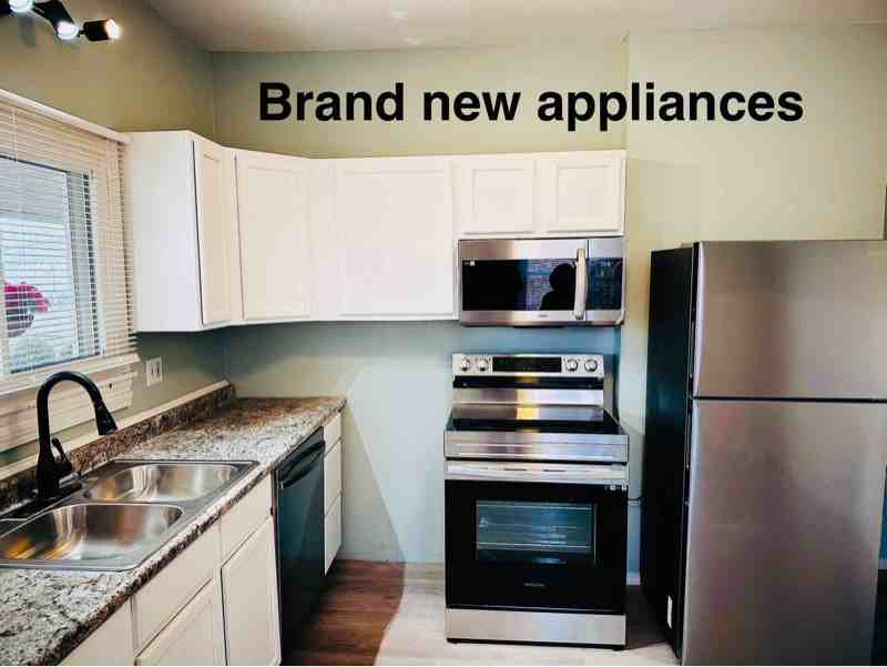 12806 Madison Ave - Photo 3 of 20