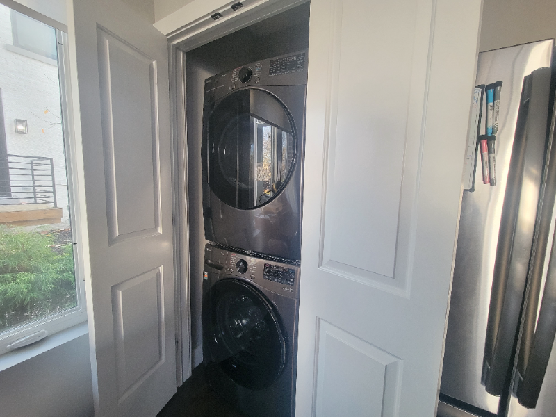 1020 Pennsylvania Ave - Photo 2 of 17