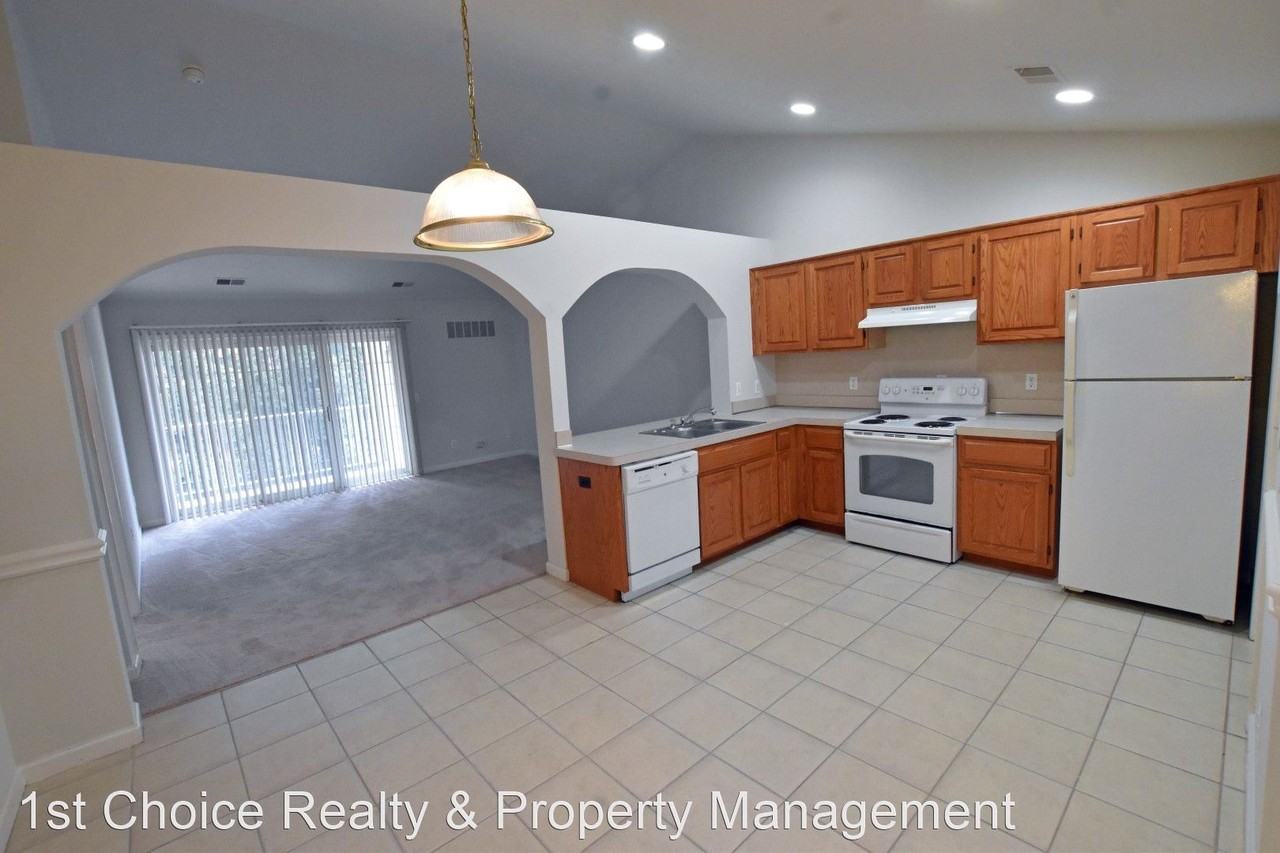 8182 W Annsbury Cir - Photo 3 of 18