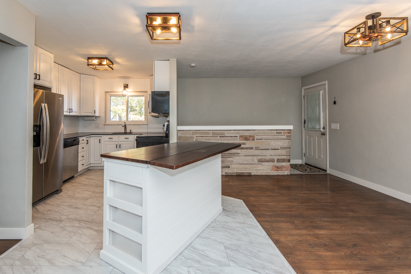 317 South Pam Avenue - Photo 7 of 35