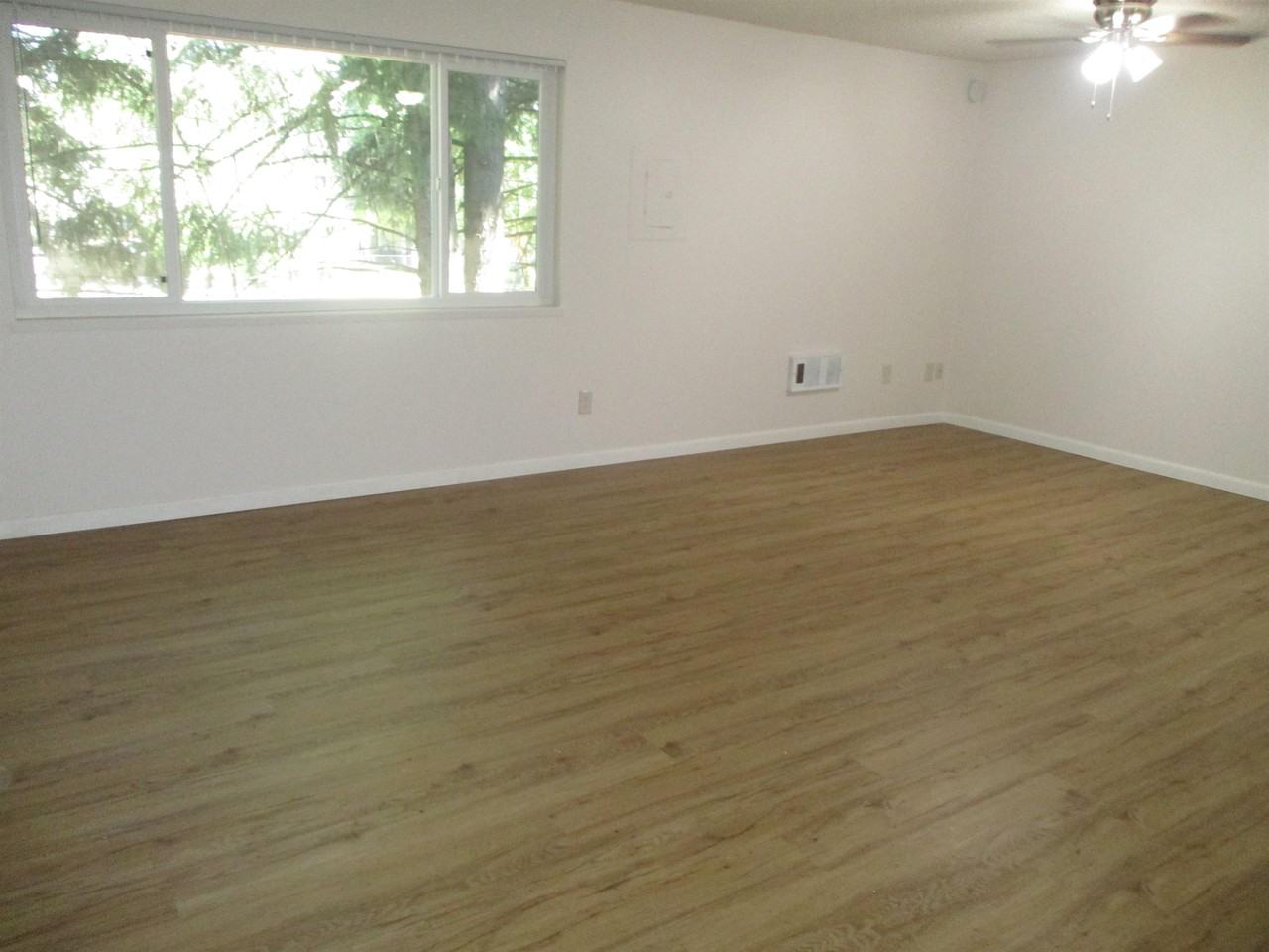 1291 Ne Hogan Pl #1291 - Photo 2 of 10