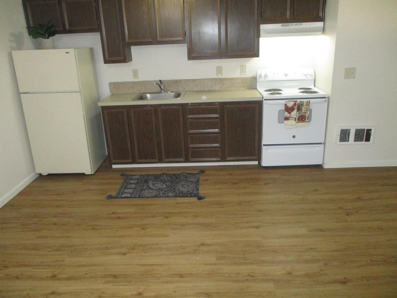 1291 Ne Hogan Pl #1291 - Photo 3 of 10
