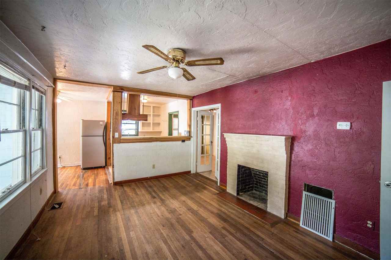 425 Nw 25th St #1 - Photo 2 of 15