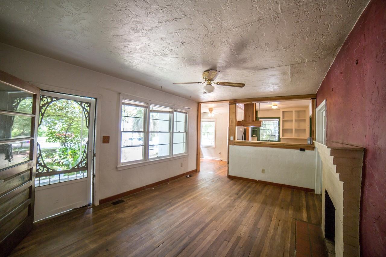 425 Nw 25th St #1 - Photo 3 of 15