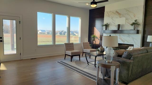 913 East Sapphire Lane - Photo 2 of 13