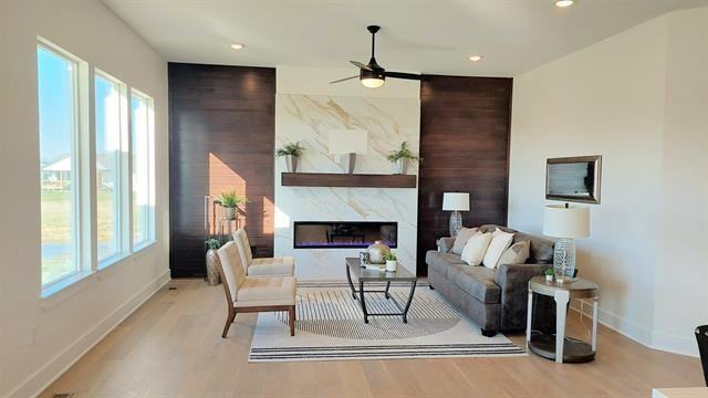 913 East Sapphire Lane - Photo 3 of 13