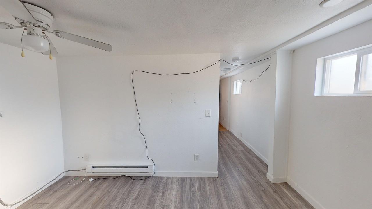 756 1/2 Maple St #B - Photo 3 of 13