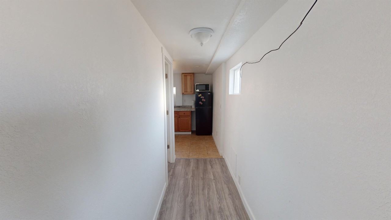 756 1/2 Maple St #B - Photo 5 of 13