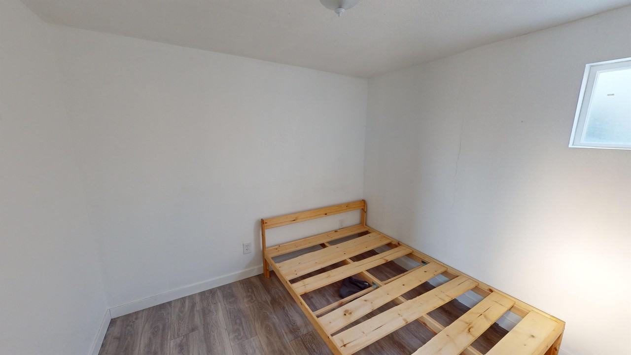 756 1/2 Maple St #B - Photo 7 of 13