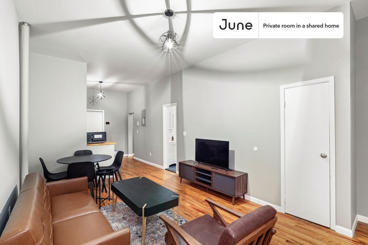 14 Judge St #B - Photo 2 of 13