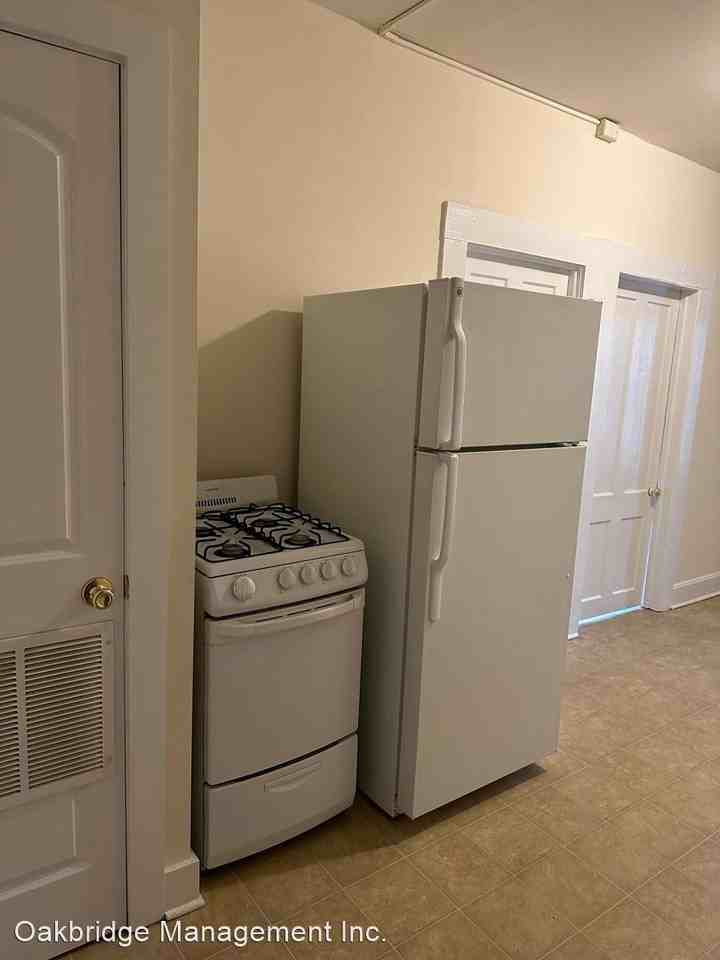 467 Howe Avenue - Photo 2 of 4