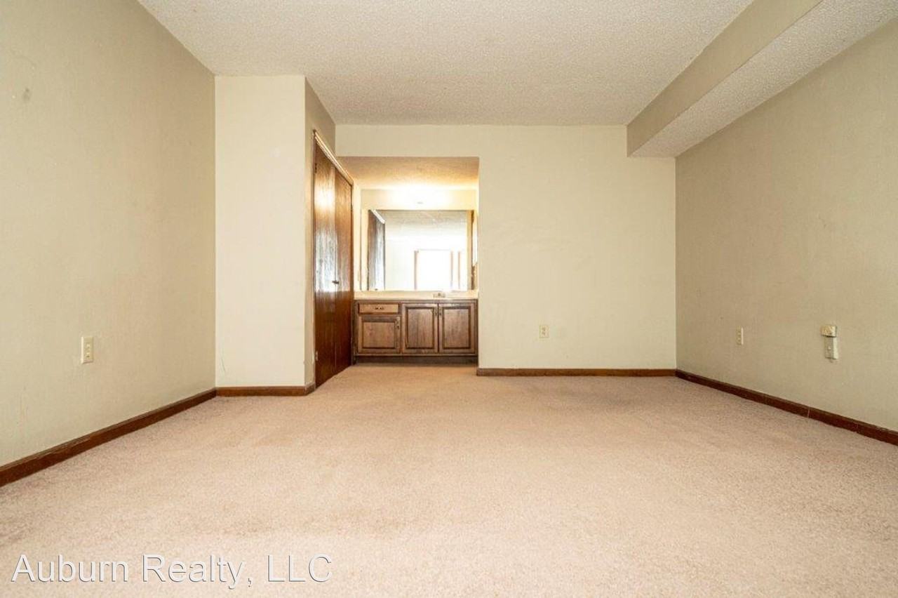 Deerfield Condominiums - Photo 3 of 14