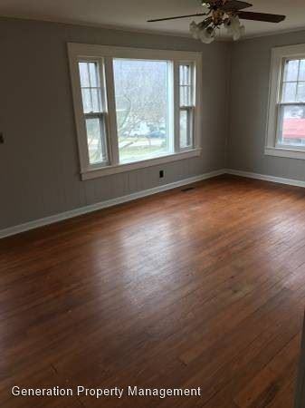 209 S Moss Ave - Photo 2 of 12