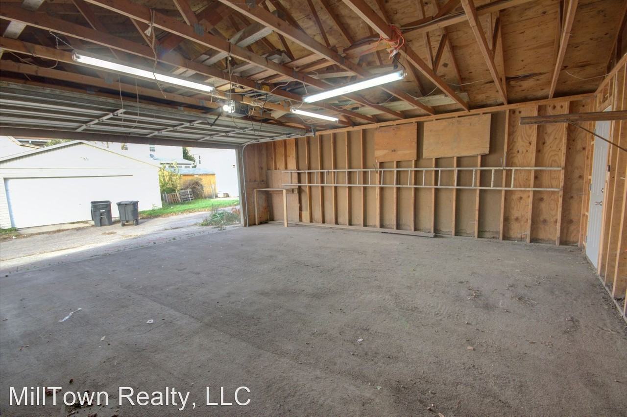 2729 7th Ave - Photo 3 of 4