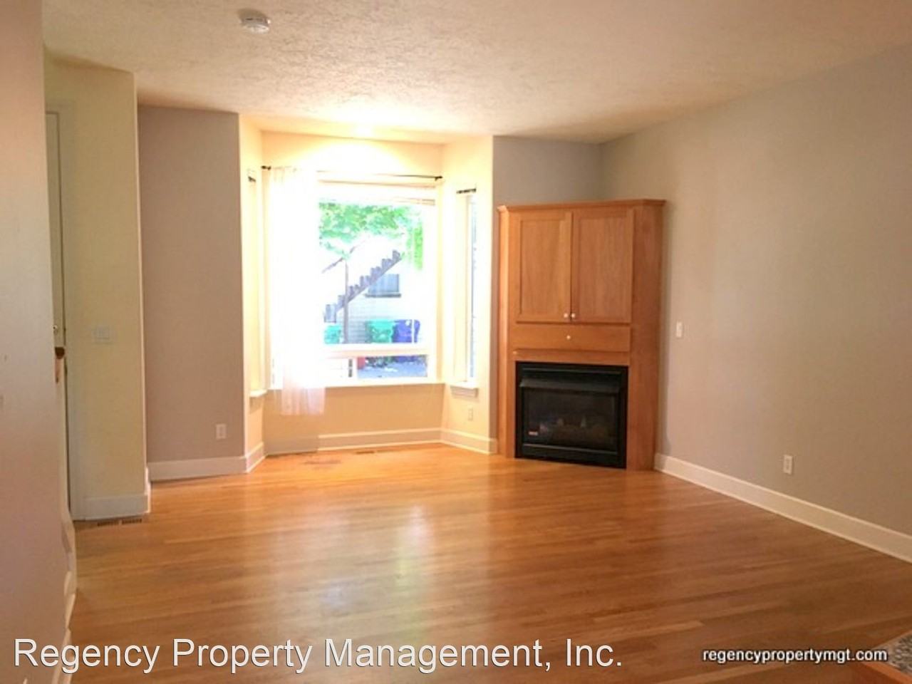 NE Roberts Ave - Photo 2 of 13