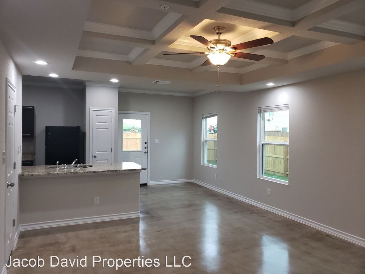 Townhome for rent - Photo 2 of 10