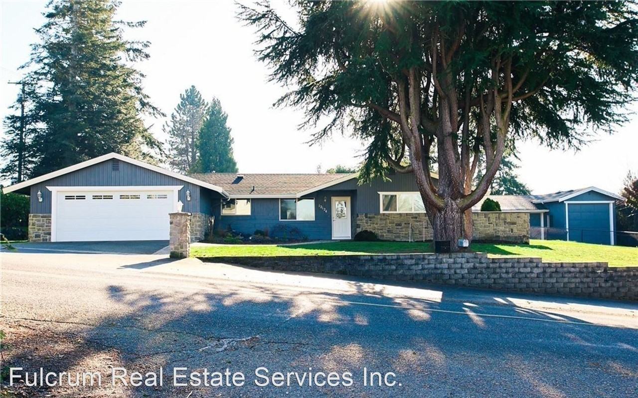 12124 48th St E - Photo 2 of 18