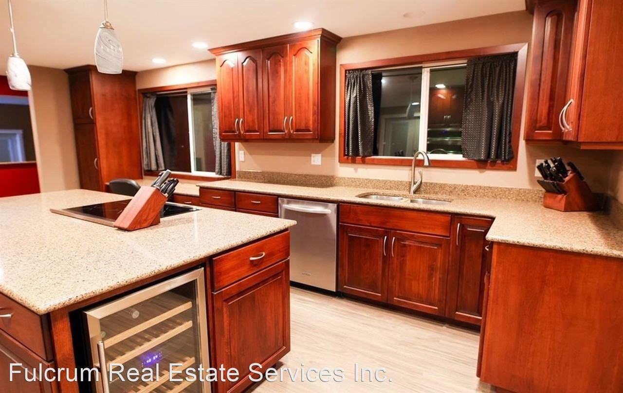 12124 48th St E - Photo 3 of 18