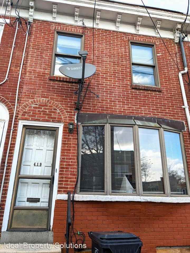 419 E 9th St - Photo 2 of 12