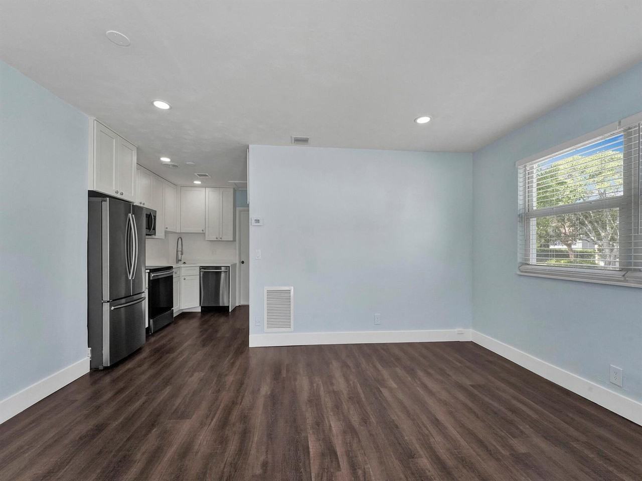 338 Walton Blvd #1 - Photo 3 of 8