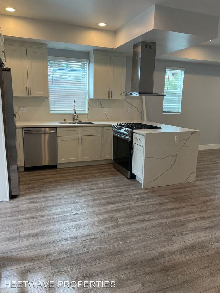 2788, 2792, 2796 E Street - Photo 2 of 38