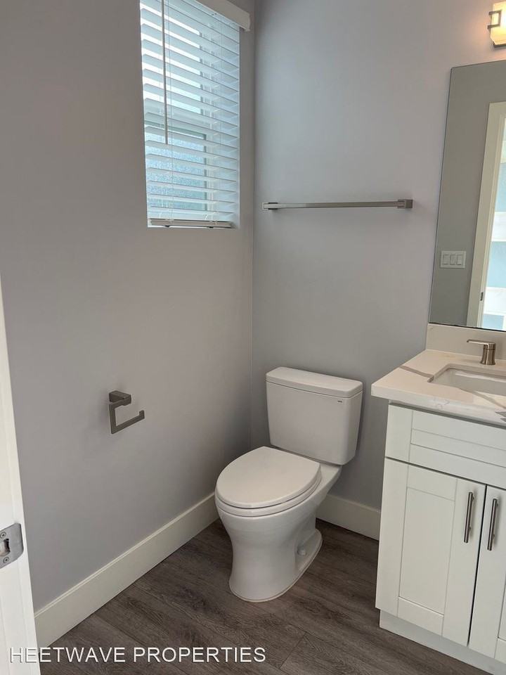 2788, 2792, 2796 E Street - Photo 3 of 38