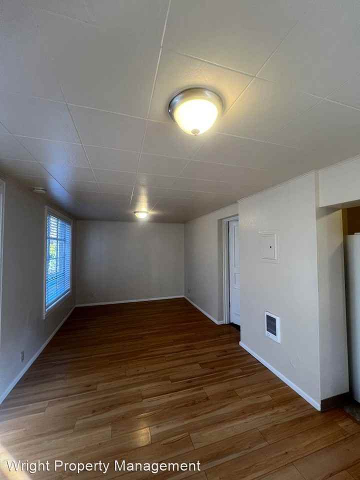 210 W Bannock St - Photo 2 of 11