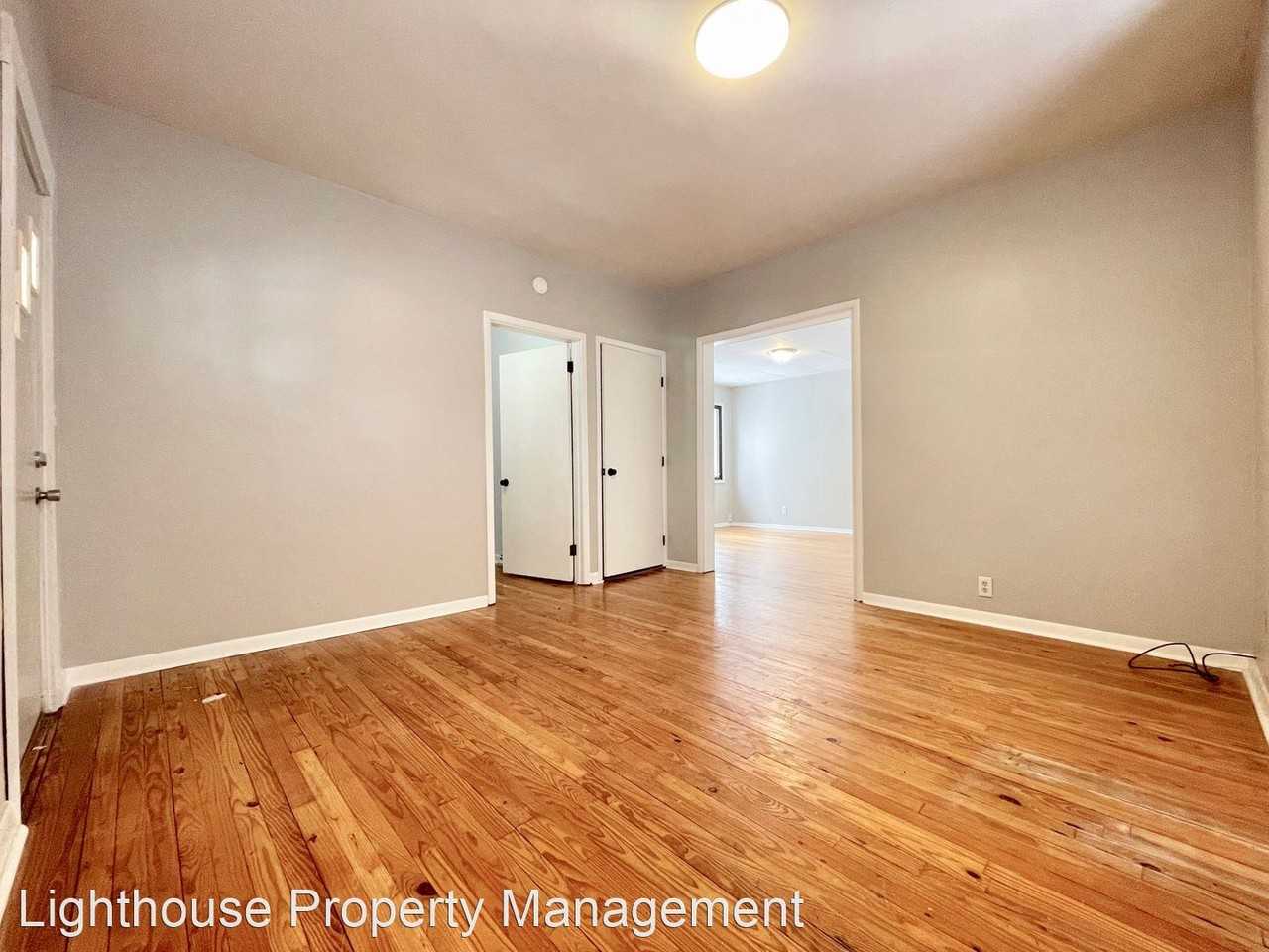 832 Crescent St Ne - Photo 2 of 15