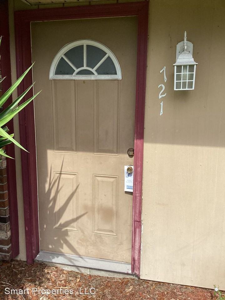 721 Wanamaker Ave - Photo 2 of 6