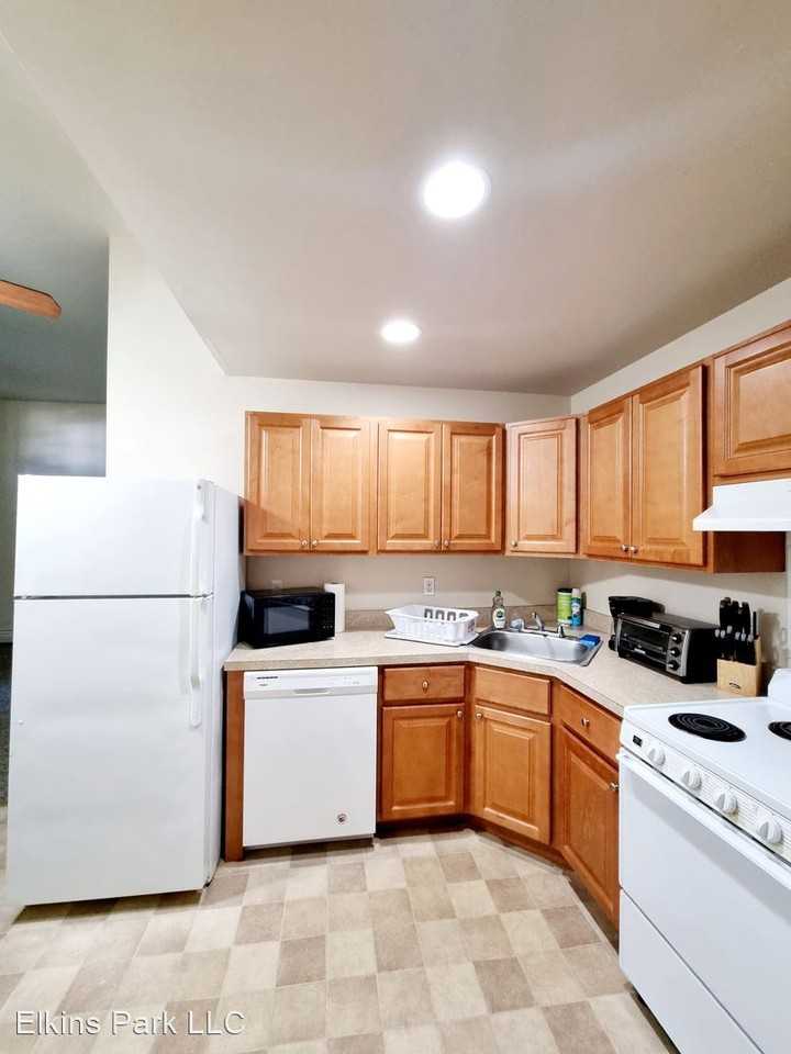 426 Central Ave - Photo 3 of 12