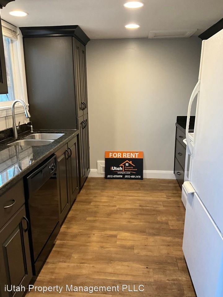 1225 N - Photo 3 of 18