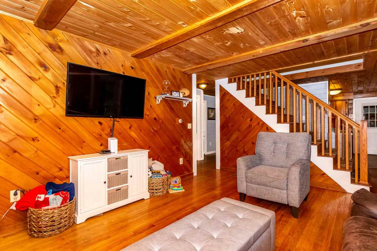 19 Thurrell Rd - Photo 2 of 47