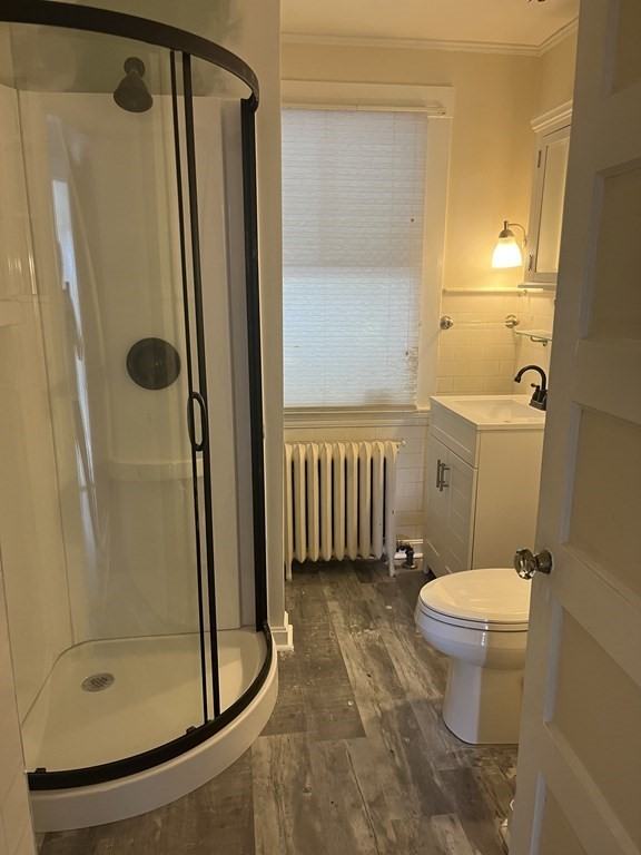 683 Franklin St - Photo 2 of 4