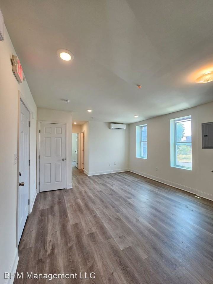 4136 Mantua Ave - Photo 2 of 7