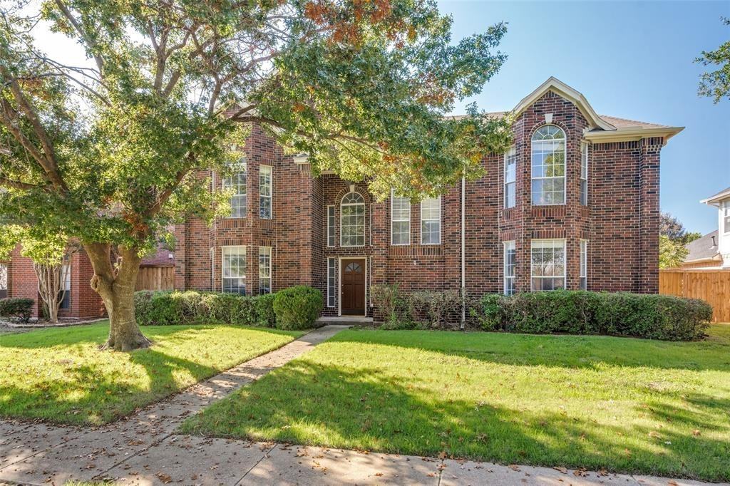 916 Blackstone Dr - Photo 2 of 25