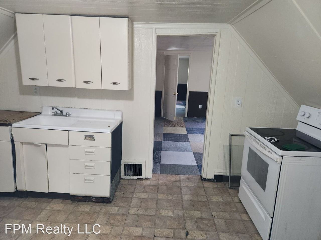 255 6th Street - Photo 3 of 10