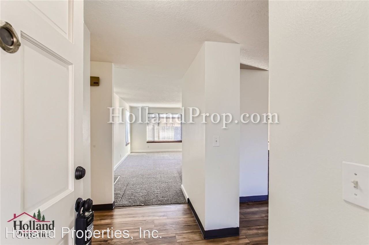 714 S 20th Ave - Photo 2 of 18