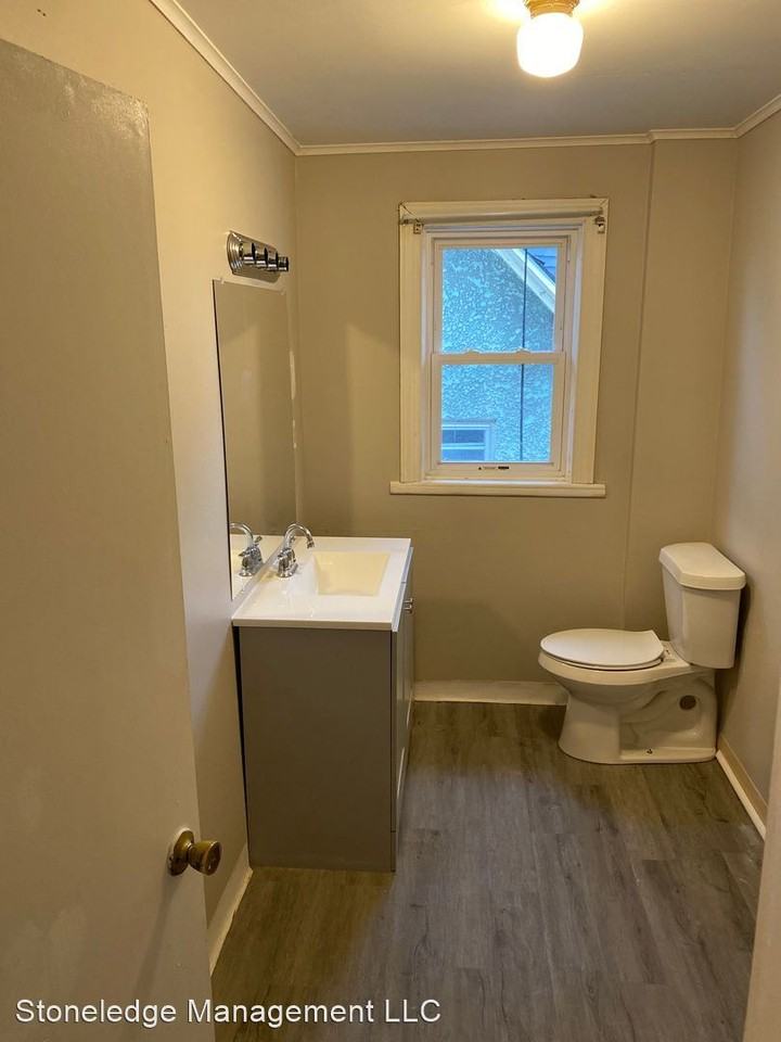 209-211 North Bromley Avenue Front and Rear - Photo 2 of 10