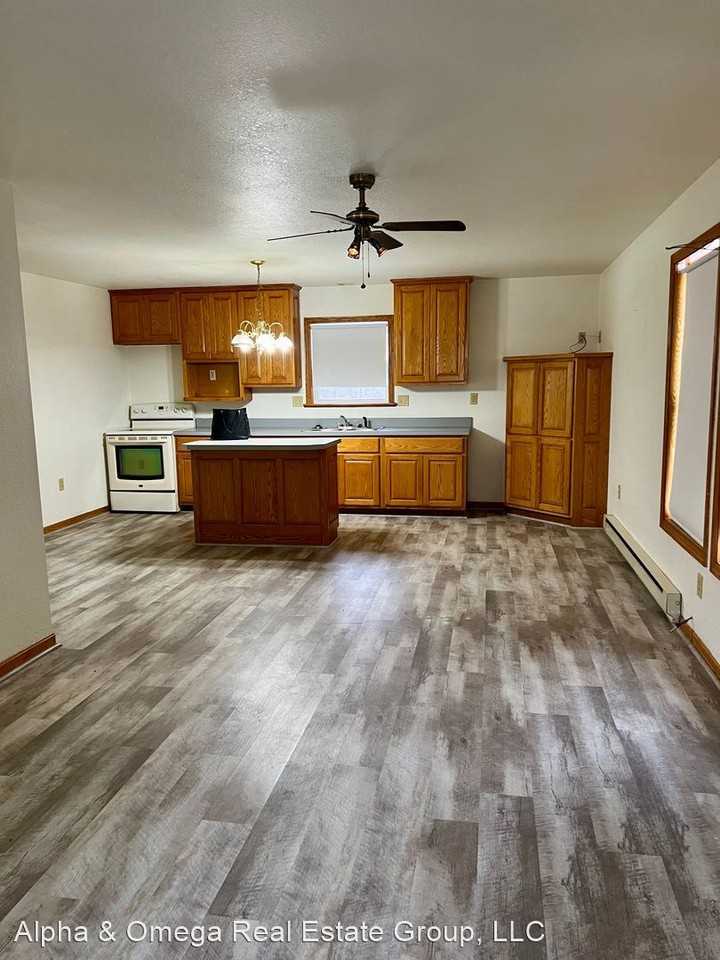 7905 1/2 Willett Rd - Photo 2 of 10